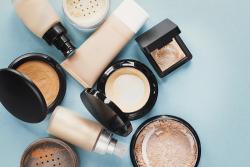cosmetics-foundation-powders-compacts
